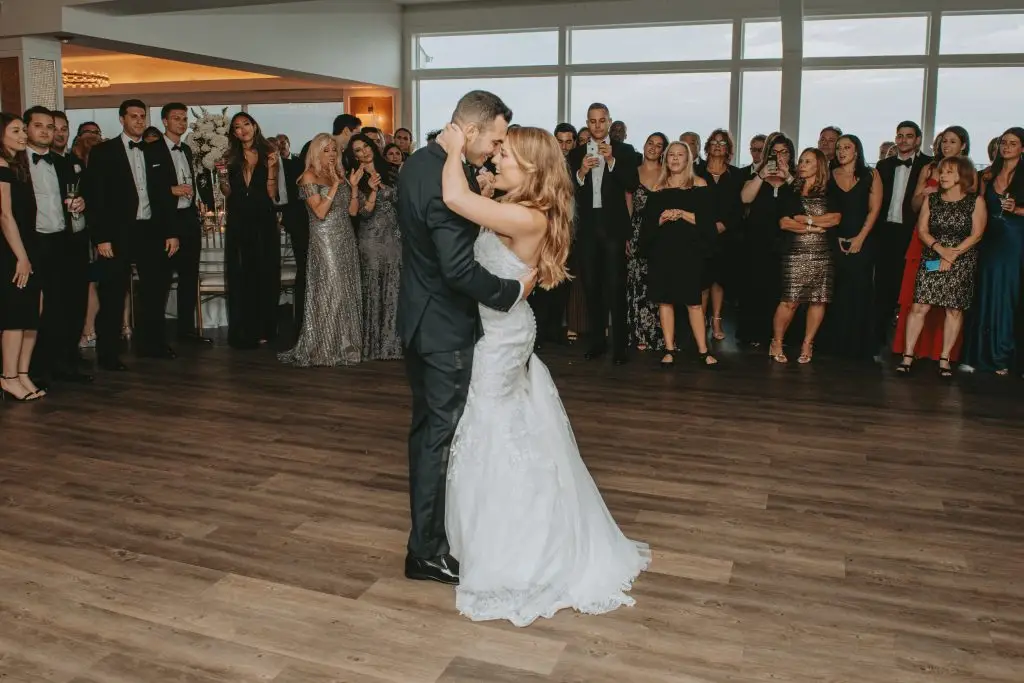 Vintage-style first dance with brown tones at The Piermont​